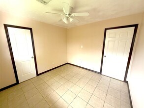 Building Photo - 7130 Kings Dr