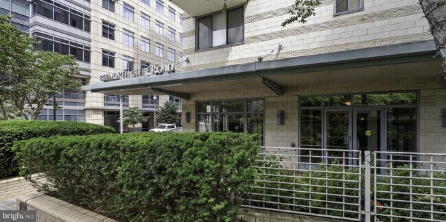 Foto del edificio - 851 N Glebe Rd