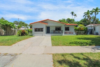 Building Photo - 5921 SW 13th Terrace
