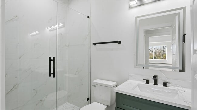 Building Photo - 1313 Knight St