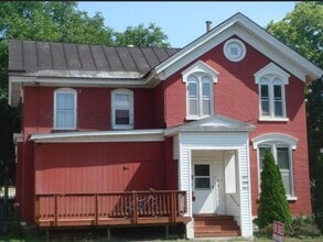 Building Photo - 1007 7th St S