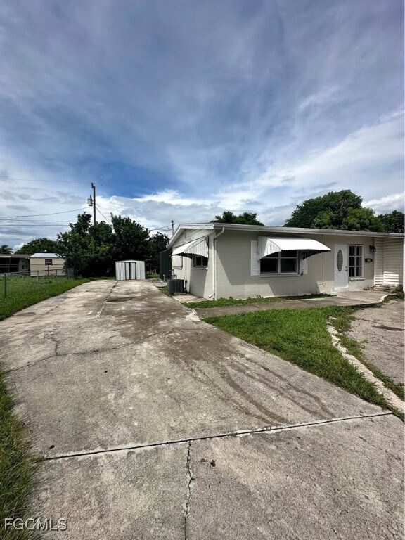Building Photo - 305 Bougainvillea Rd W