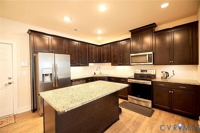 Building Photo - 4315 Broad Hill Dr