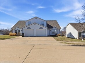 Building Photo - 3509 La Mesa Dr