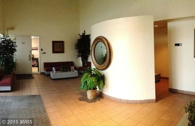 Building Photo - 9817 Godwin Dr