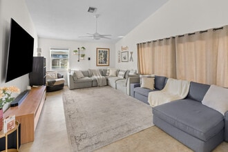 Building Photo - 7071 SW 20th St