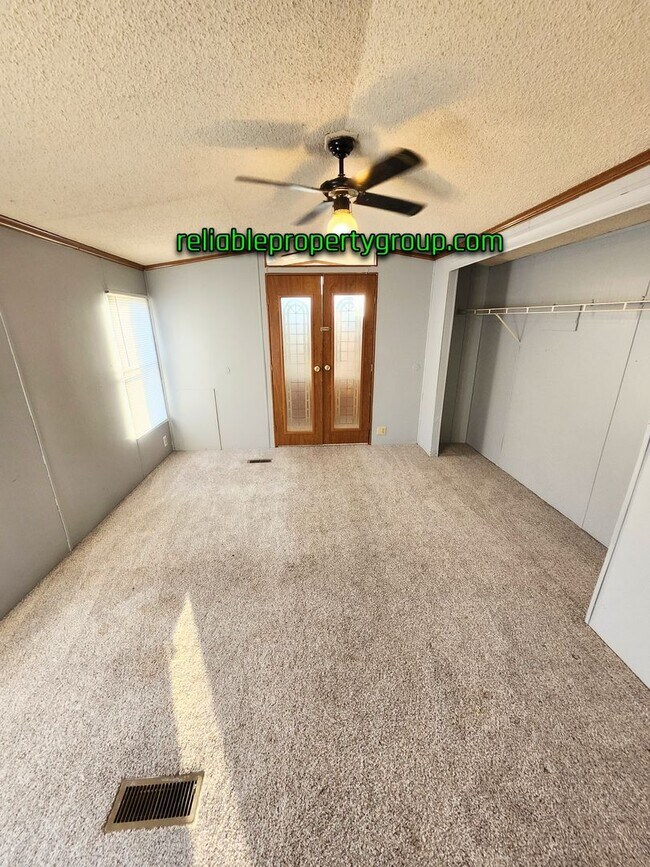 Building Photo - New Listing in Fort Wayne