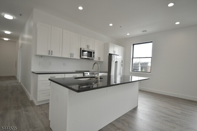 Foto del edificio - 340 Millburn Ave