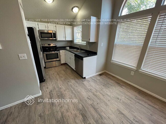 Building Photo - 12662 Osceola St