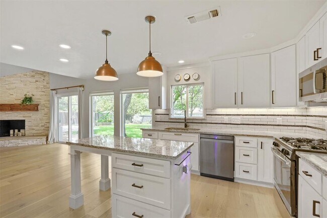 Foto del edificio - 1602 Thornridge Rd