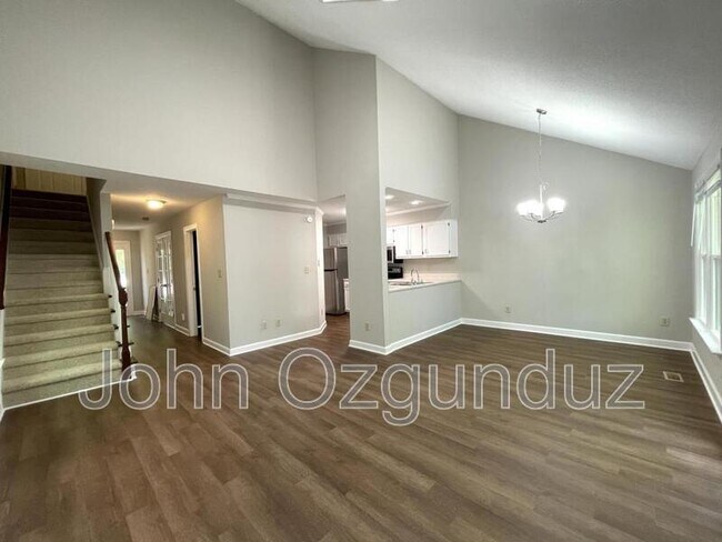 Foto del edificio - 5108 Sinclair Dr