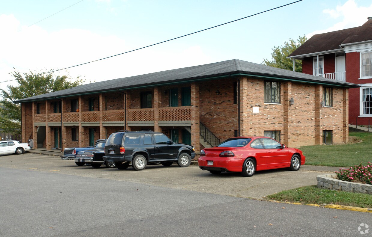 140 4th St, Kenova, WV 25530 140 4th St Kenova, WV