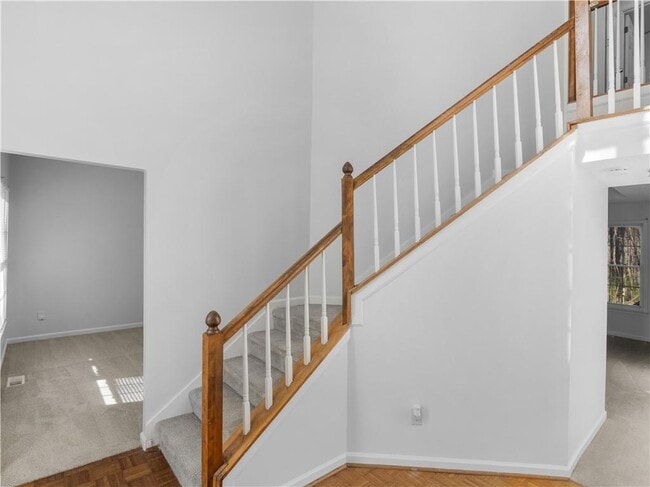 Building Photo - 6913 Cottonwood Trail