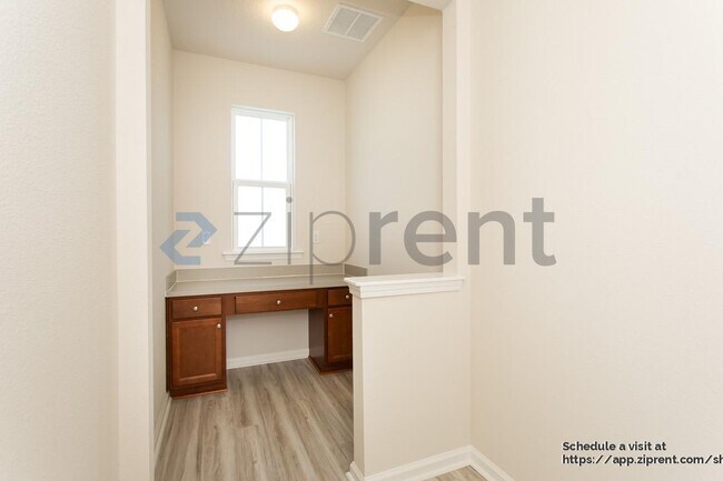 Foto del edificio - 152 Cedar Elm Wy