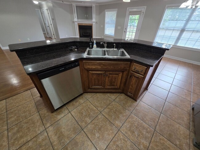 Building Photo - 107 Camellia Dr