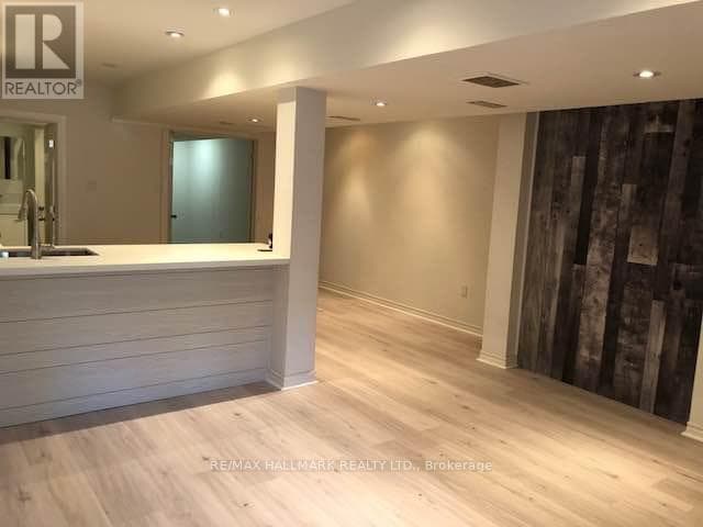 Building Photo - 130 Ashdale Ave