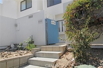 Building Photo - 48944 Desert Flower Dr