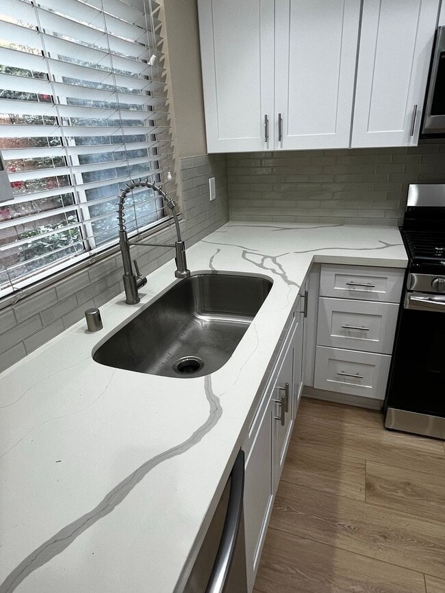Building Photo - Gorgeous Condo in Laguna Niguel!