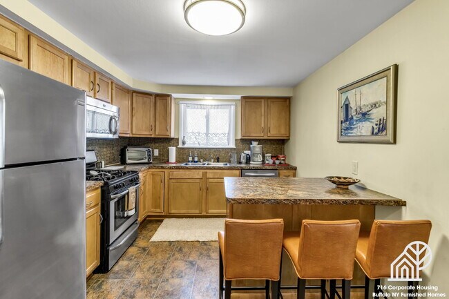 Building Photo - Furnished 2-Bedroom Apartment in Cheektowaga