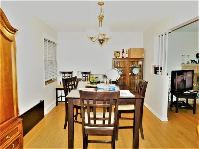 Foto del edificio - 0N780 Delano Street, Wheaton, IL 60187