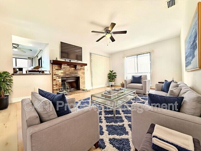 Foto del edificio - 435 Loblolly Ln