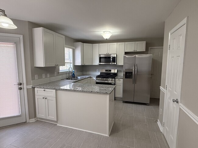 Building Photo - 8613 Hobhouse Cir