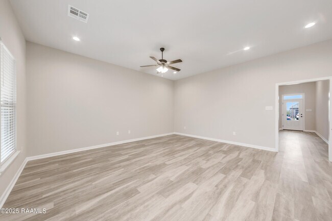 Foto del edificio - 223 Stanwell Ave