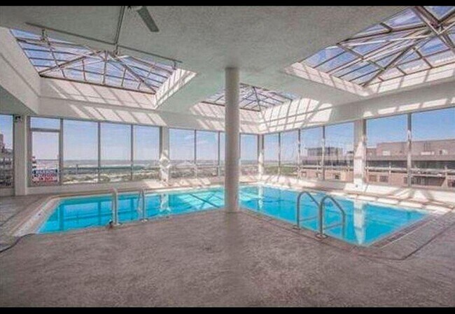 Foto del edificio - 600 E 8th St