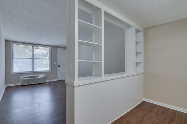 Building Photo - 137 Fister Ct