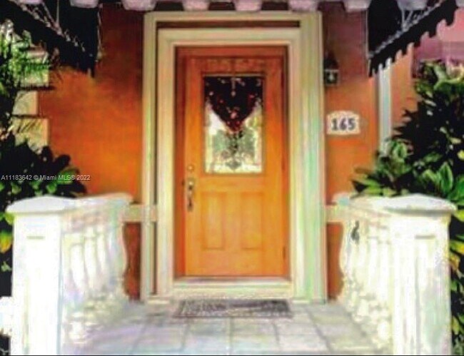 Foto del edificio - 165 Carlisle Dr