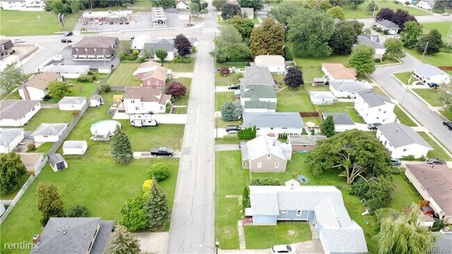 Building Photo - 3 br, 1 bath House - 149 Firestone St