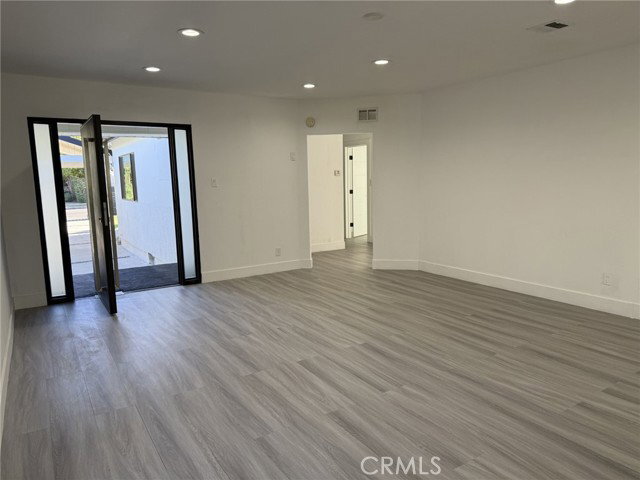 Building Photo - 5527 Beckford Ave