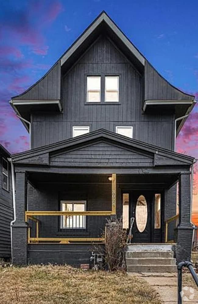 Building Photo - 3028 Wayne Ave