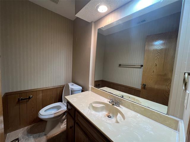 Foto del edificio - 1501 Willow Crest Dr