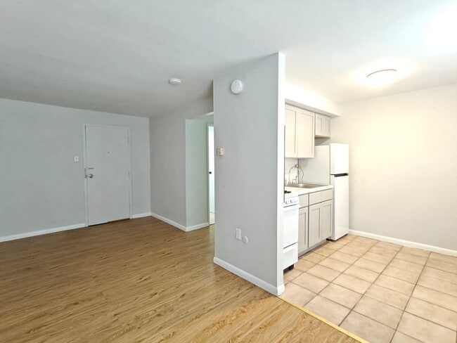 Foto del edificio - 7131 Marshall Rd