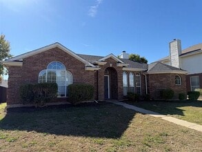 Building Photo - 10931 Castle Dr