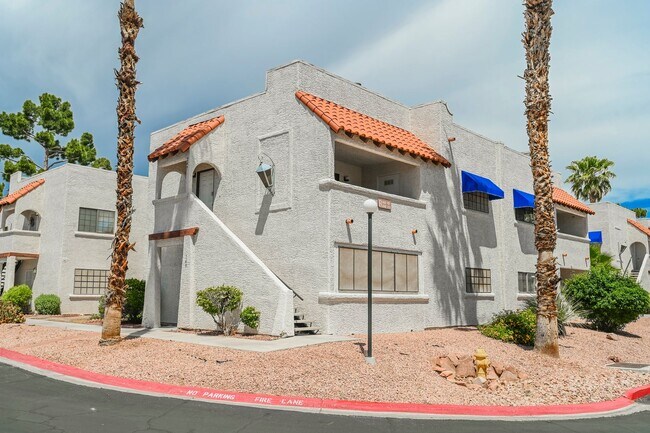 Building Photo - Ready For Quick Move-In