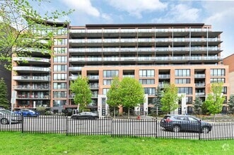 Building Photo - 650 Av Wilfrid-Laurier