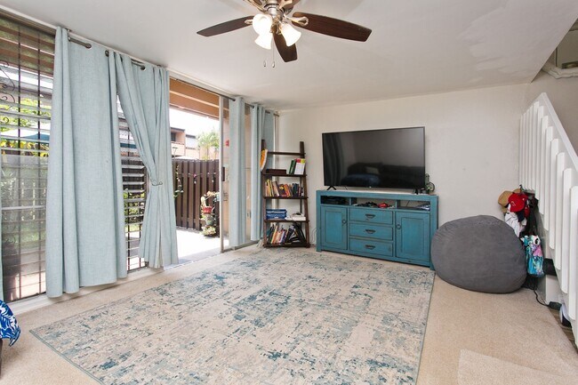 Foto del edificio - Partly Furnished 3-bedroom, 2.5 bath condo...