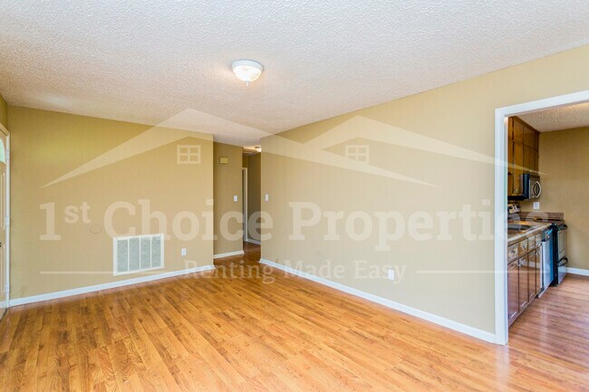Building Photo - 4701 Circle Ln