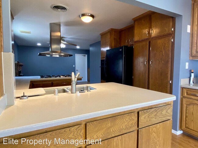 Building Photo - 4 br, 2 bath House - 328 Peg St
