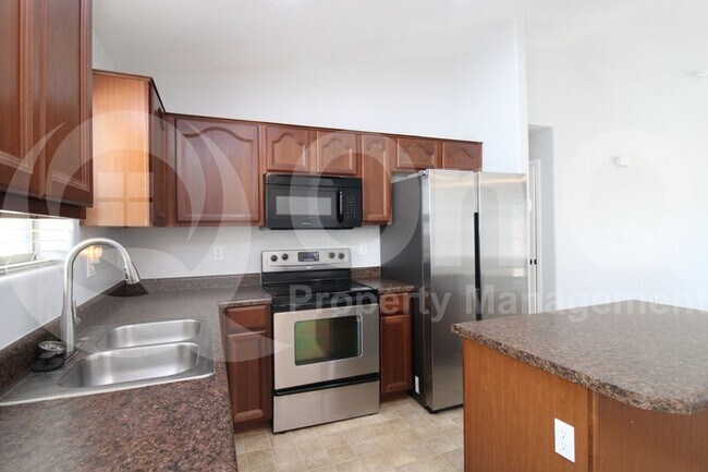 Foto del edificio - 509 E Daniella Dr