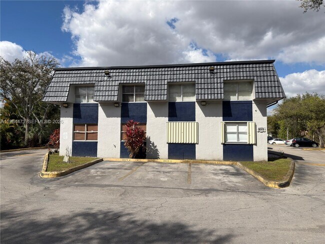 Foto del edificio - 8009 W 6th Ave