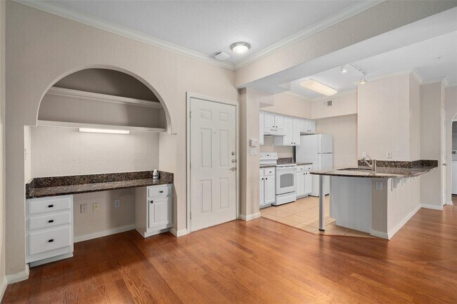 Foto del edificio - 911 N Orange Ave