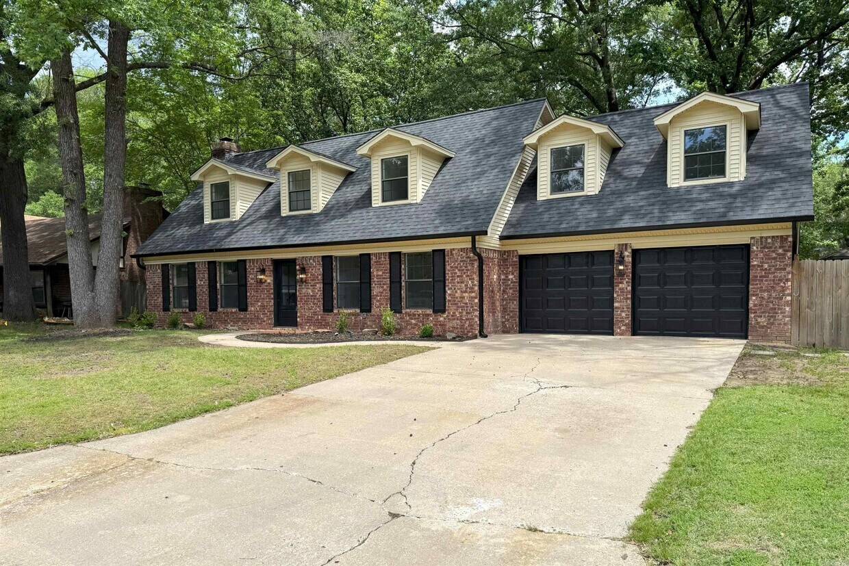 Foto principal - 10 Woodbridge Dr