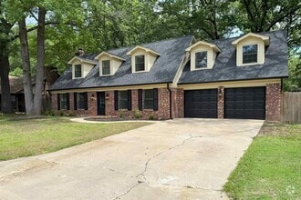 Building Photo - 10 Woodbridge Dr