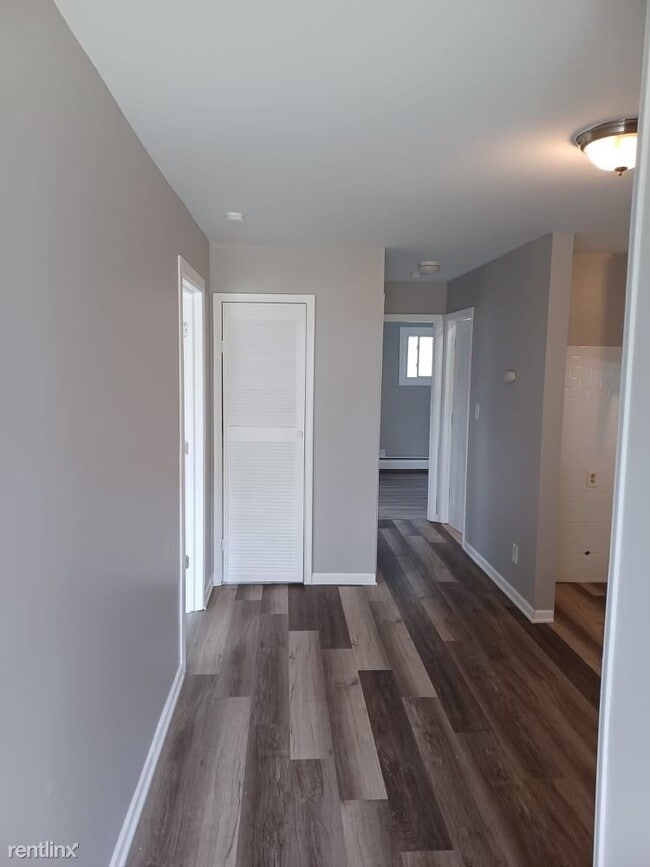 Building Photo - 3 br, 1 bath House - 26060 Kathy St