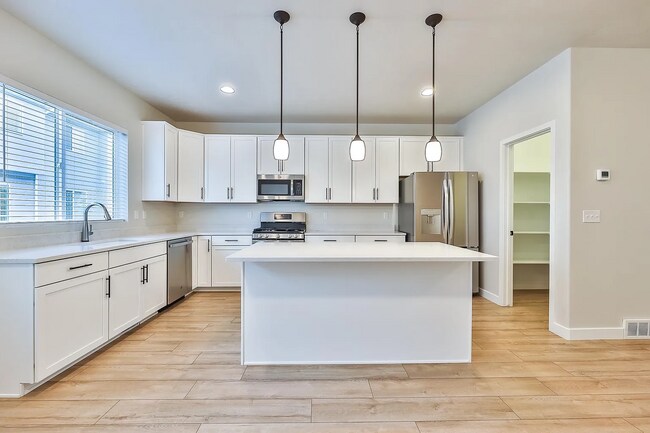 Foto del edificio - 15051 S Halter Way