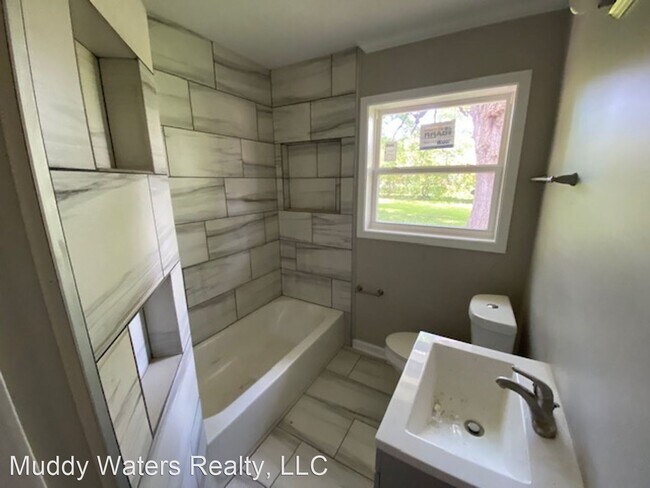 Building Photo - 3 br, 1 bath House - 649 Coleman Ave