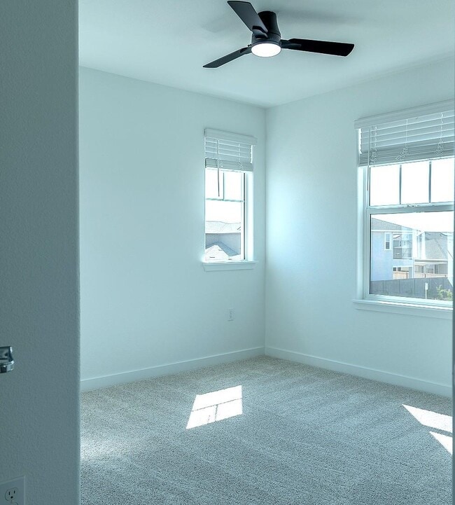 Building Photo - 3596 Kona Kai Wy